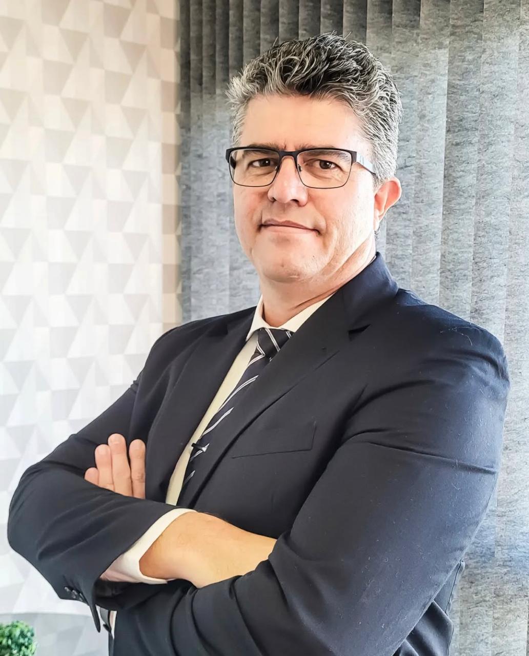 Dr. Helder Tiscoski